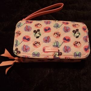 Minnie Mouse crossbody wallet